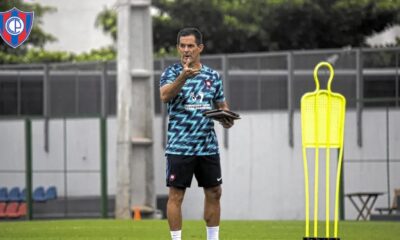 Cerro Porteño confirma a Víctor Bernay como DT interino del equipo