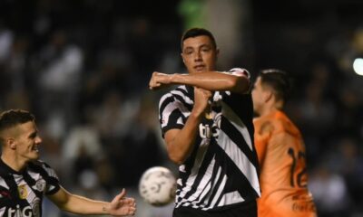 Libertad golea a Olimpia y camina implacable hacia el título