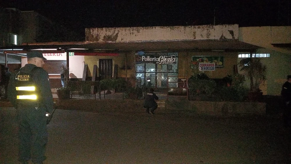 Atacan a balazos un comercio en Pedro Juan Caballero Atacan a balazos un comercio en Pedro Juan Caballero