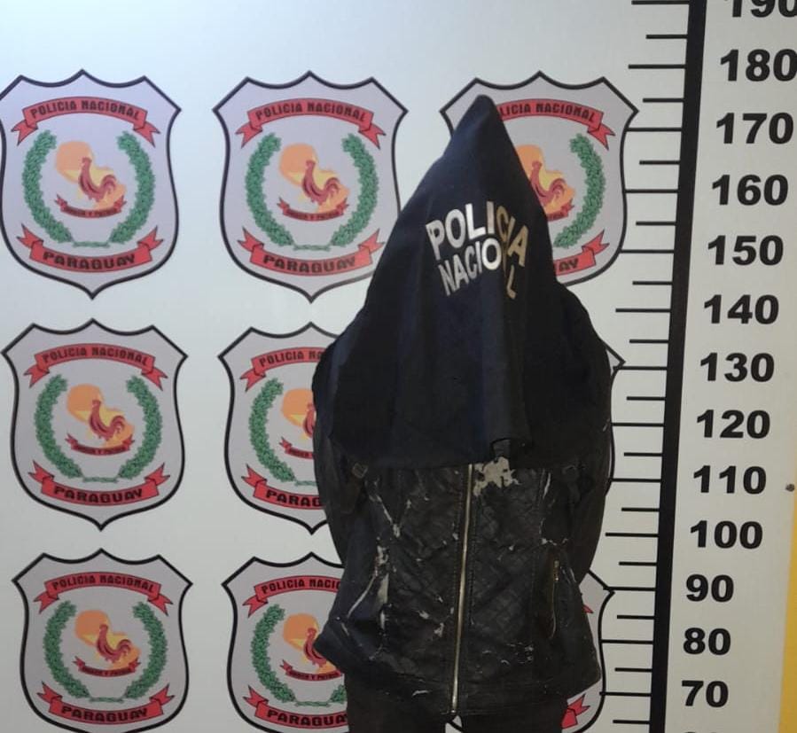 Con ayuda de vecinos, mecánico redujo a delincuente y recuperó sus pertenencias Con ayuda de vecinos, mecánico redujo a delincuente y recuperó sus pertenencias