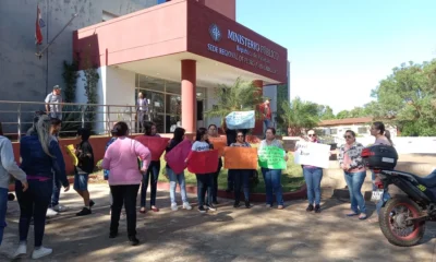 Familiares de joven desaparecido protestan frente a la Fiscalía en PJC
