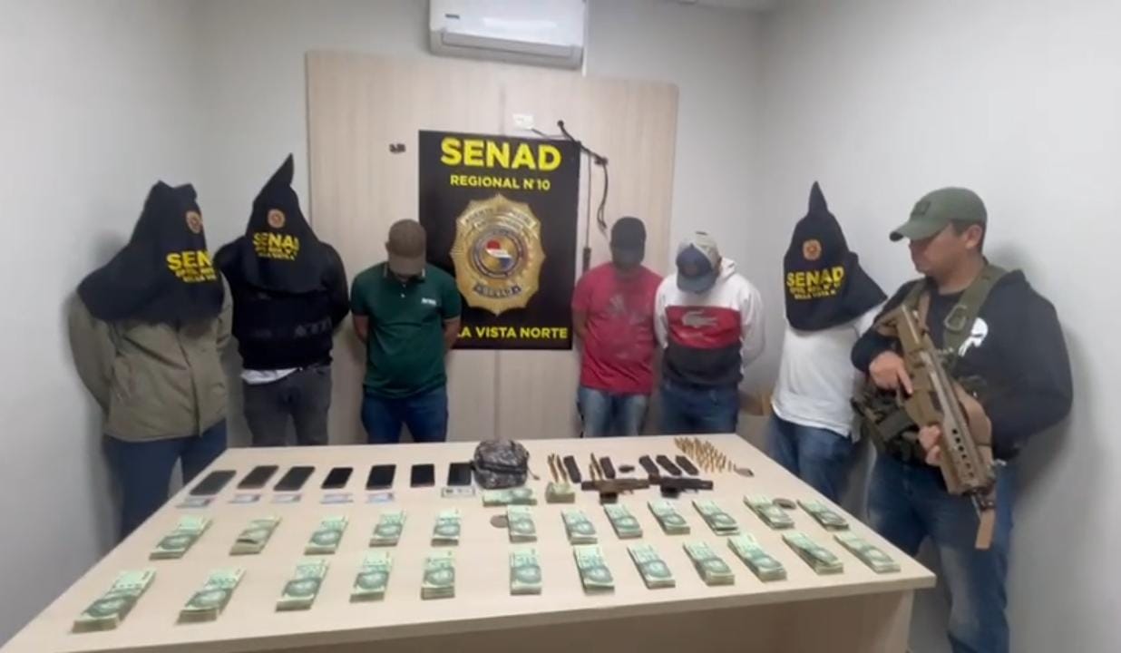 Senad detiene a seis hombres con armas de fuego y G. 257 millones en Bella Vista Senad detiene a seis hombres con armas de fuego y G. 257 millones en Bella Vista
