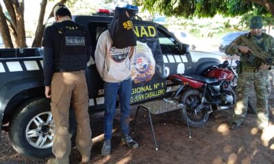 Cae supuesto distribuidor de drogas en una plaza de barrio Obrero