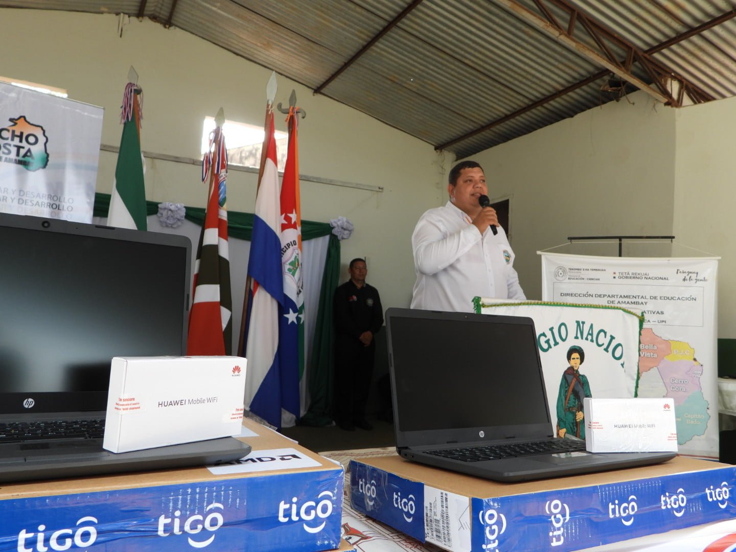 Gobernación de Amambay y CONATEL proporcionan equipos informáticos a instituciones educativas de Amambay Gobernación de Amambay y CONATEL proporcionan equipos informáticos a instituciones educativas de Amambay