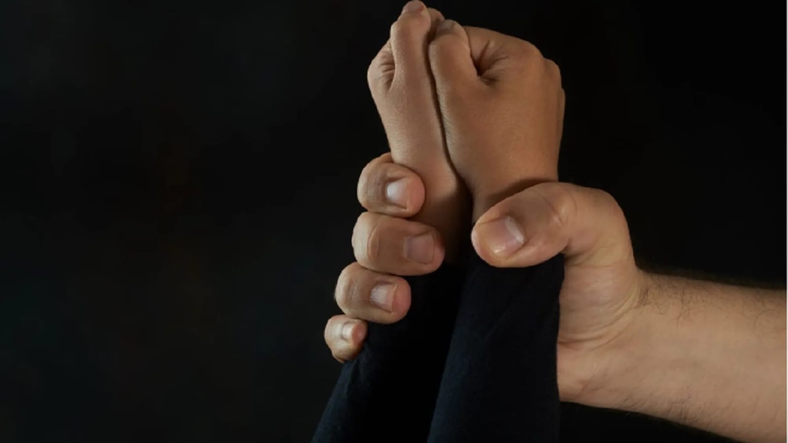 Persona en situación de calle evita que una niña sea llevada a la fuerza en PJC Persona en situación de calle evita que una niña sea llevada a la fuerza en PJC