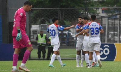 Cerro golea, tapa su problema casero y llega con todo al clásico