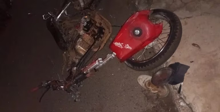 Motociclista fallece tras ser embestido por una camioneta en Pedro Juan Caballero Motociclista fallece tras ser embestido por una camioneta en Pedro Juan Caballero