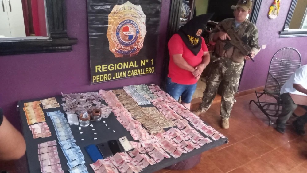 Detienen a sospechoso de vender drogas en Pedro Juan Caballero Detienen a sospechoso de vender drogas en Pedro Juan Caballero