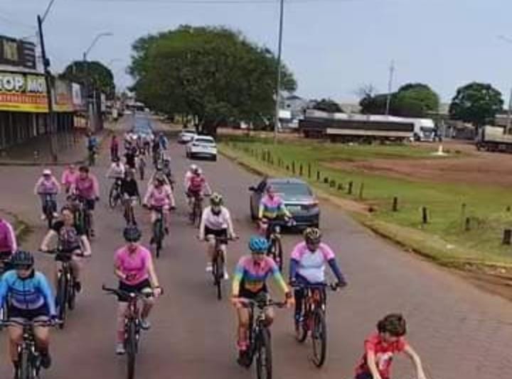 Octubre Rosa con paseo ciclístico internacional en la frontera Octubre Rosa con paseo ciclístico internacional en la frontera