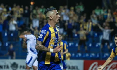 Luqueño vuelve a ganar y se toma más respiro en su lucha por salvarse