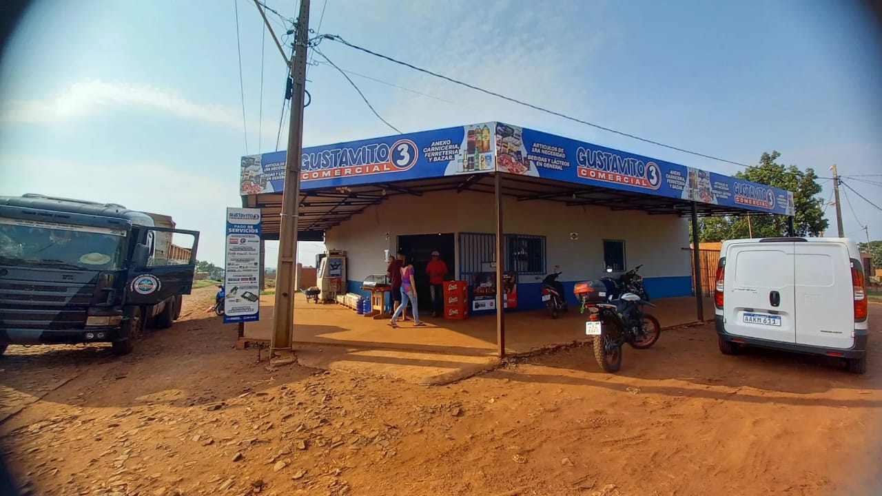 Violentos motochorros asaltan un comercio en Pedro Juan Caballero Violentos motochorros asaltan un comercio en Pedro Juan Caballero