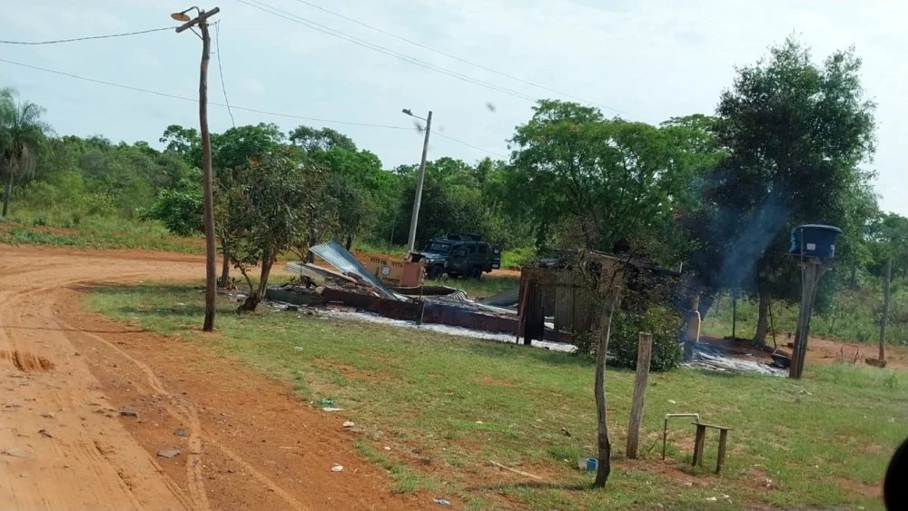 Puesto Policial abandonado ardió en llamas en Ypytã Puesto Policial abandonado ardió en llamas en Ypytã
