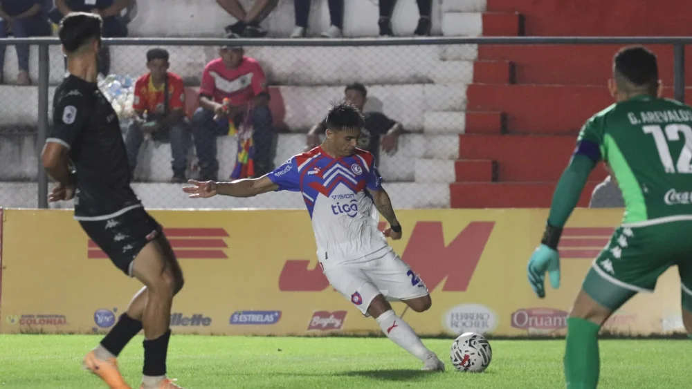 Cerro logra un agónico empate
