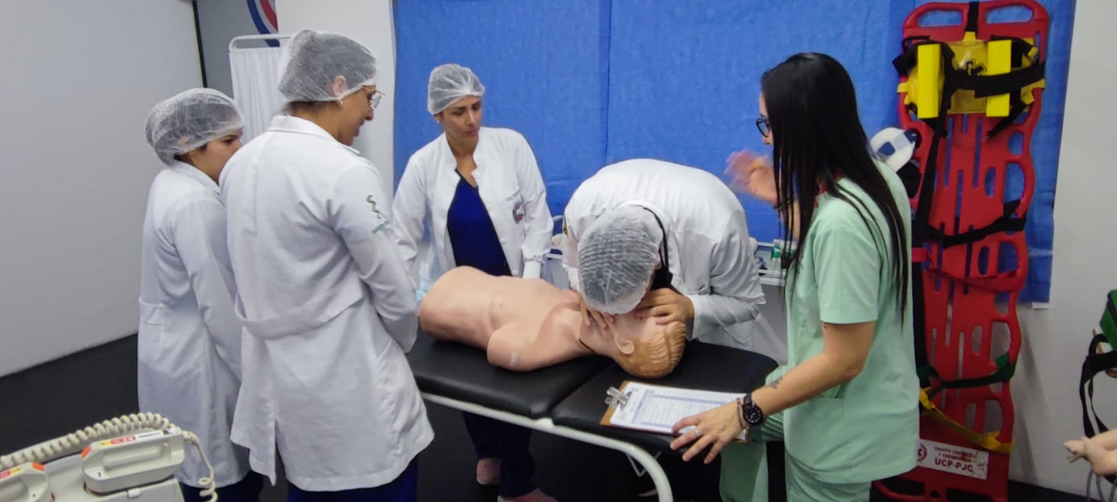 Éxito en Actividades Académicas Integradoras con Enfoque Teórico y Práctico en la UCP Éxito en Actividades Académicas Integradoras con Enfoque Teórico y Práctico en la UCP