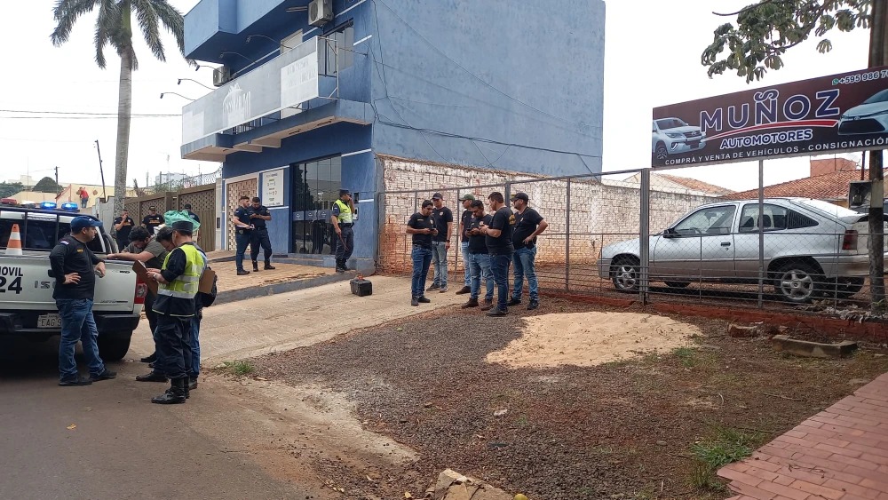 Dueño de una playa de autos es atacado a tiros en Pedro Juan Caballero Dueño de una playa de autos es atacado a tiros en Pedro Juan Caballero