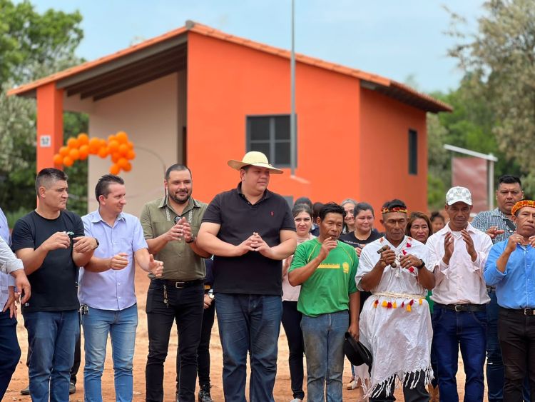 Gobernador acompañó inauguración de 97 viviendas populares en Cerro Corá Gobernador acompañó inauguración de 97 viviendas populares en Cerro Corá