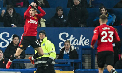Manchester United gana 3-0 al Everton con golazo de Garnacho
