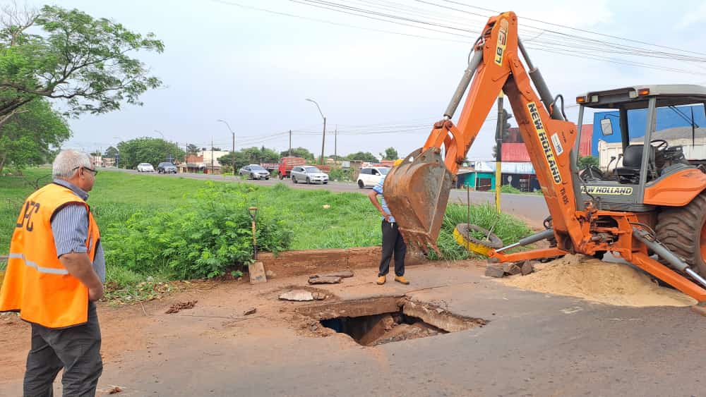MOPC cubre hueco que se había originado sobre la ruta PY05 en Pedro Juan Caballero MOPC cubre hueco que se había originado sobre la ruta PY05 en Pedro Juan Caballero
