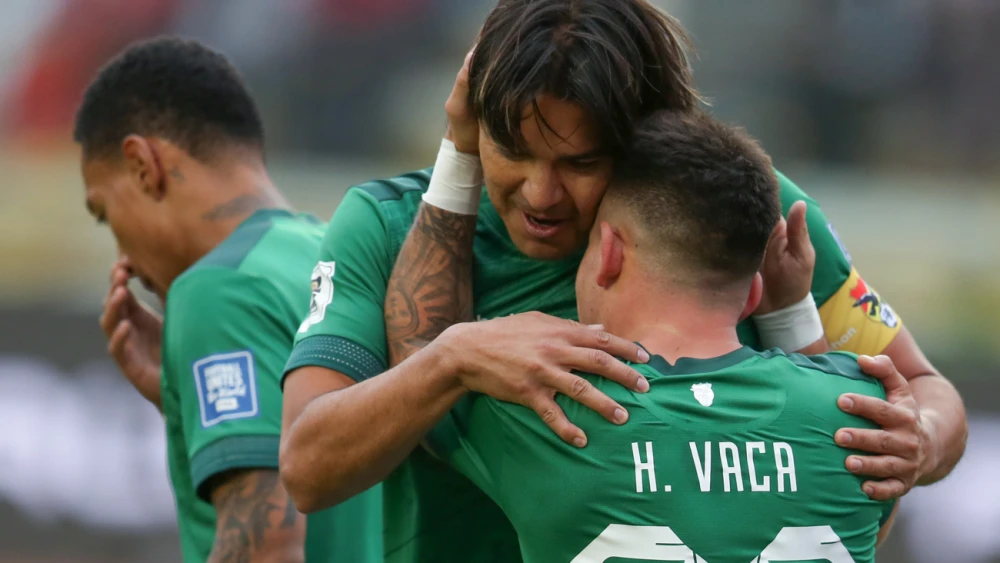 Bolivia logra su primer triunfo y hunde en el sótano a Perú
