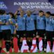 Uruguay, con Bielsa a la cabeza, asesta un ‘Bombonerazo’