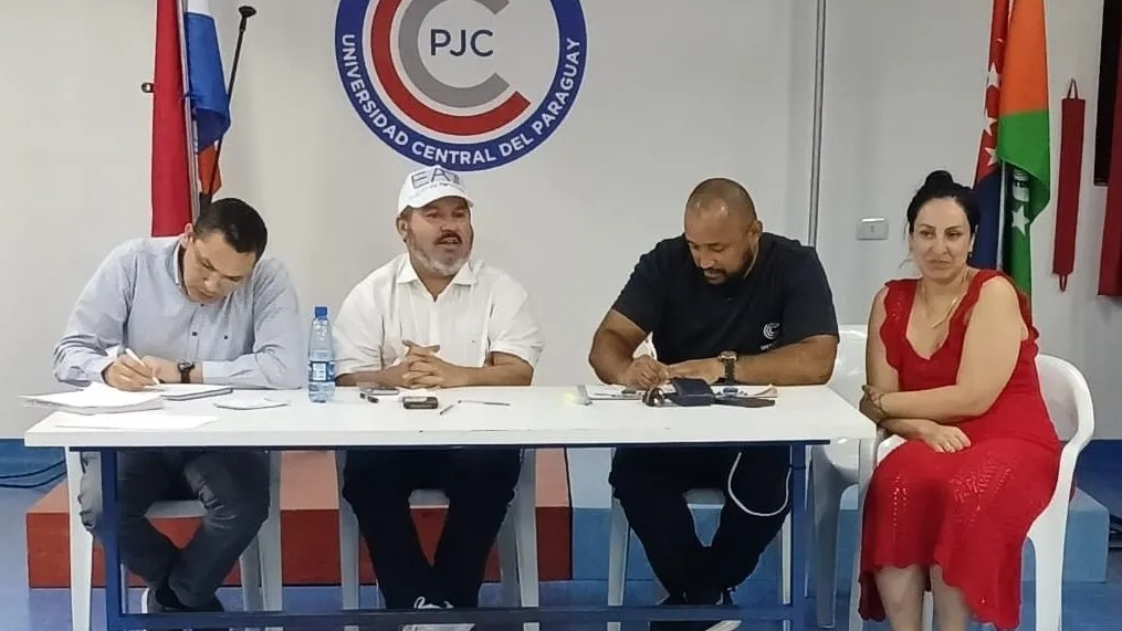 Carlos Bernardo Motiva a la Proactividad entre Futuros Médicos de la UCP Carlos Bernardo Motiva a la Proactividad entre Futuros Médicos de la UCP