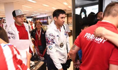 Los tetracampeones mundiales fueron recibidos como héroes