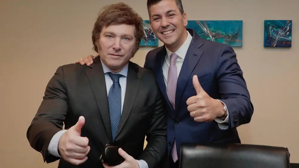 Santiago Peña se reunió con Javier Milei para brindar apoyo y crear agenda bilateral