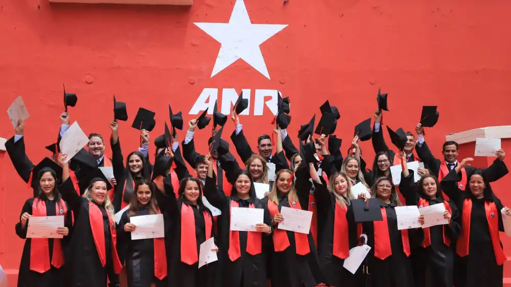 Horacio Cartes apunta a crear la universidad ANR: “El país va a cambiar con la educación”