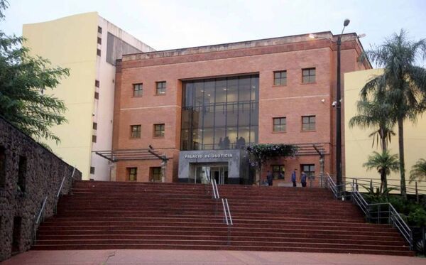 Condenan a procesados por asaltar y tomar de rehén a un agroganadero en su vivienda Condenan a procesados por asaltar y tomar de rehén a un agroganadero en su vivienda
