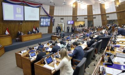 Cartismo impone a la fuerza sanción de ley de superintendencia de jubilaciones