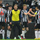 Con Almirón en cancha, Newcastle le da un duro golpe al Manchester United