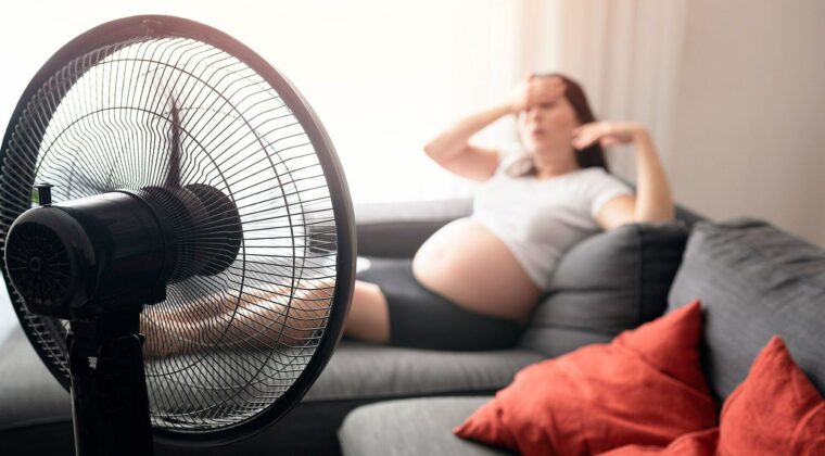 Advierten riesgos del calor extremo para las embarazadas