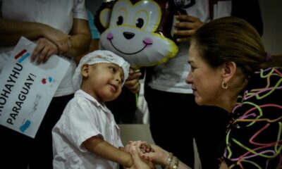 Niño salvadoreño se somete con éxito a trasplante de médula en el Acosta Ñu