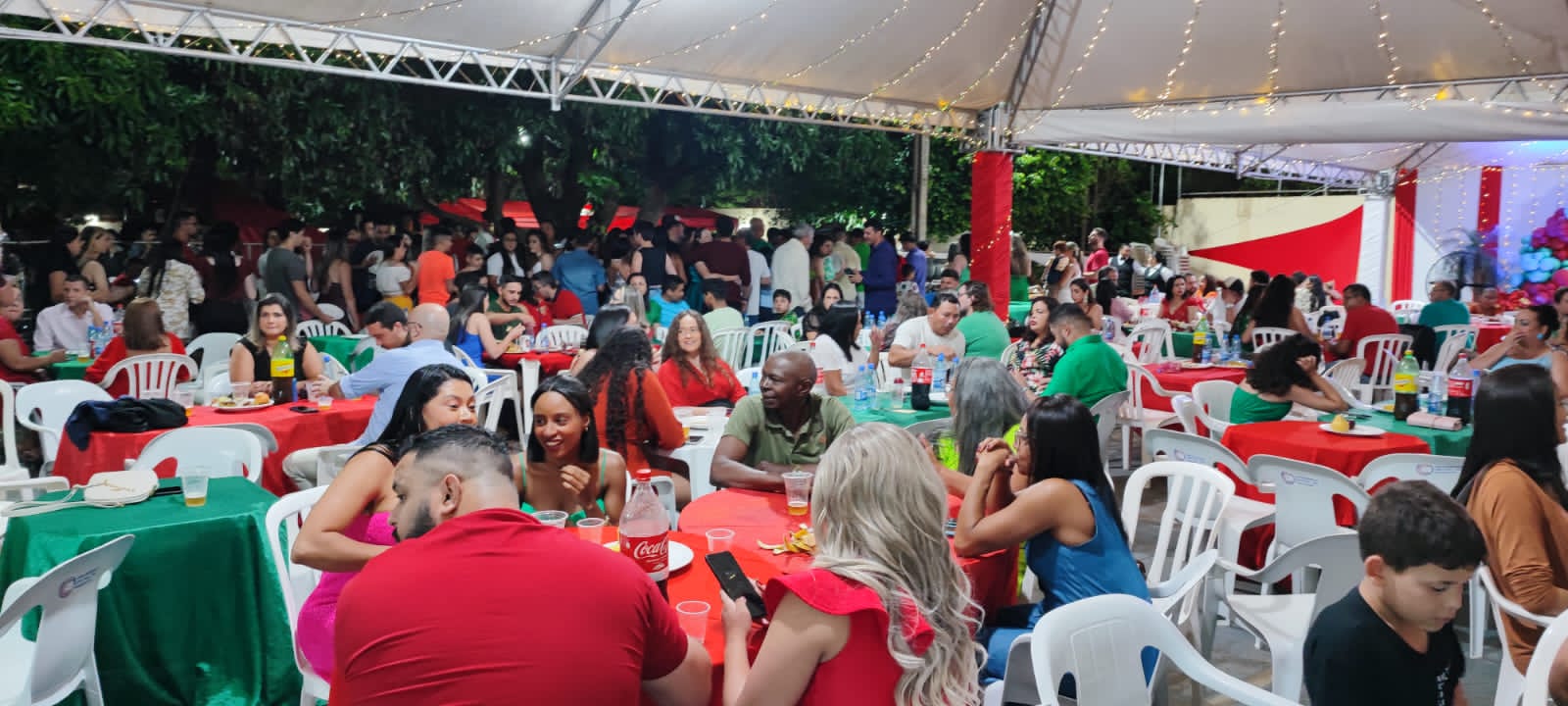 UCP celebra las festividades de fin de año acogiendo a estudiantes universitarios UCP celebra las festividades de fin de año acogiendo a estudiantes universitarios