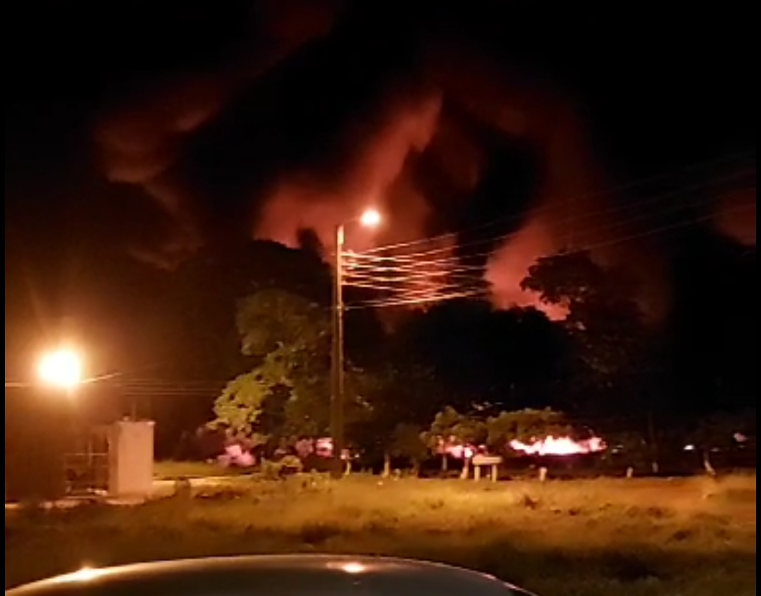 PJC: Desconocidos incendiaron gran cantidad de neumáticos en la fracción Don Noty PJC: Desconocidos incendiaron gran cantidad de neumáticos en la fracción Don Noty