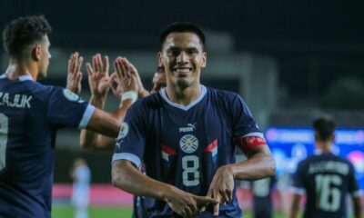 Paraguay iguala ante Argentina con polémica