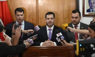 Nepobabies: estresado por el escándalo, Raúl Latorre viaja al Brasil de vacaciones