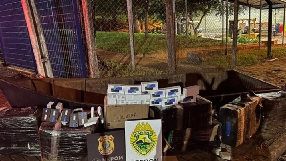 Policía de Brasil incauta embarcación con 300 celulares en aguas del río Paraná