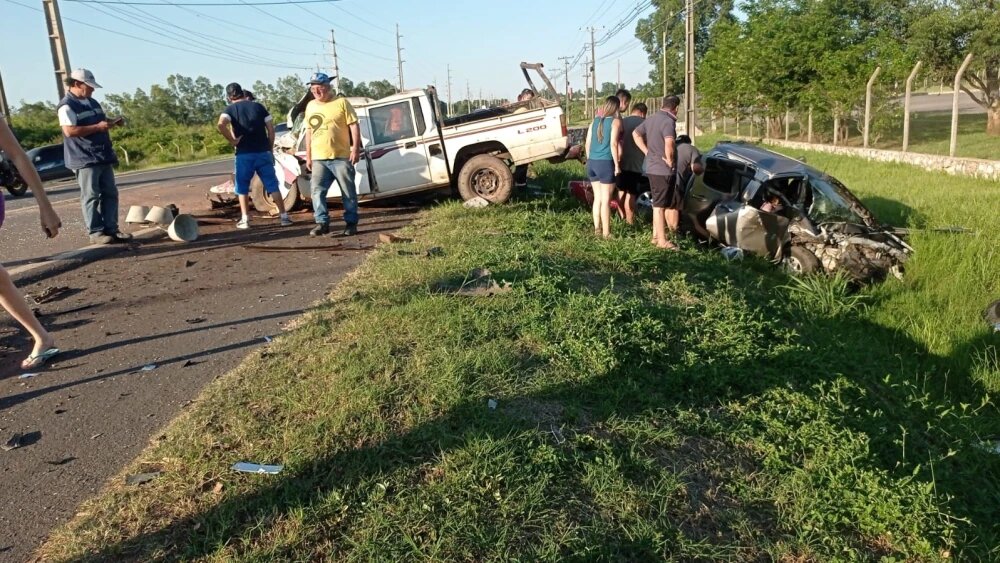 Aparatoso accidente entre dos camionetas deja cuatro fallecidos en Villeta