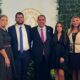 Escrachan a esposa de senador envuelta en escándalo de nepotismo en Concepción