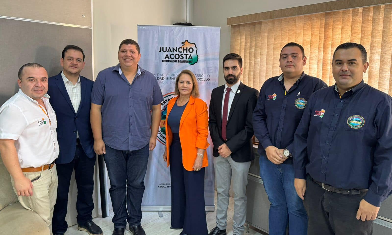 Gobernador Juancho Acosta Logra Cinco Becas Completas de Medicina para Jóvenes Gobernador Juancho Acosta Logra Cinco Becas Completas de Medicina para Jóvenes