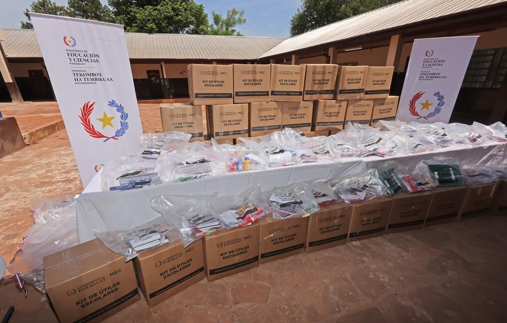 MEC reporta entrega del 100 % de los kits escolares