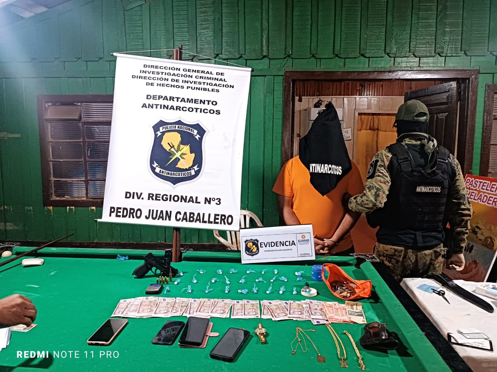PJC: Antinarcóticos detuvo a supuesto microtraficante en el barrio Bernardino Caballero PJC: Antinarcóticos detuvo a supuesto microtraficante en el barrio Bernardino Caballero