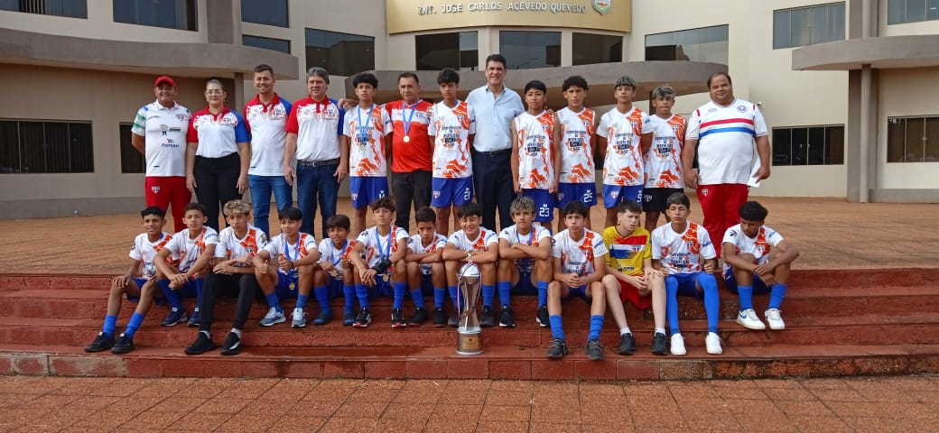 PJC: Intendente recibió a jugadores de la selección de Amambay, campeón del Interligas Sub 13