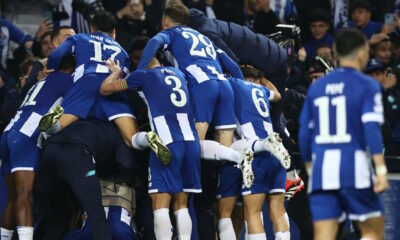 Porto golpea sobre el final y va con mínima ventaja a Londres