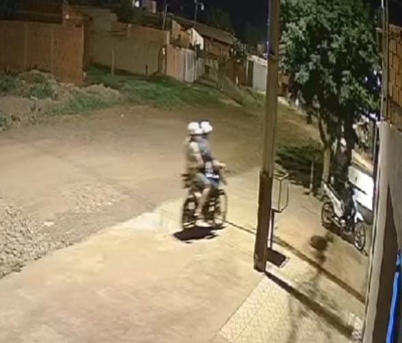 PJC: Motochorros apuñalan a un joven y le roban su motocicleta en barrio Obrero PJC: Motochorros apuñalan a un joven y le roban su motocicleta en barrio Obrero