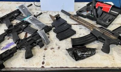 Brasil: Hallan armas que habrían salido de Paraguay en doble fondo de autobús