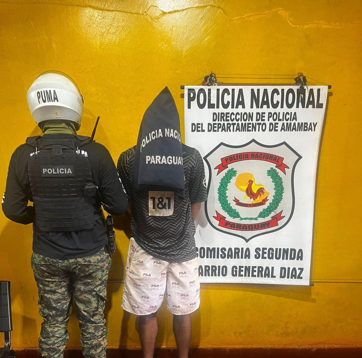 PJC: Policía detiene a un joven por hurto en un local comercial del barrio San Gerardo PJC: Policía detiene a un joven por hurto en un local comercial del barrio San Gerardo