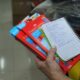 Encargado de empaquetar kits escolares, detenido por robar útiles