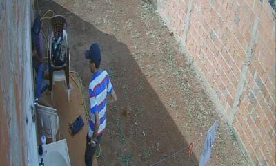 PJC: Circuito cerrado captó a dos hombres ingresando a una vivienda para hurtar